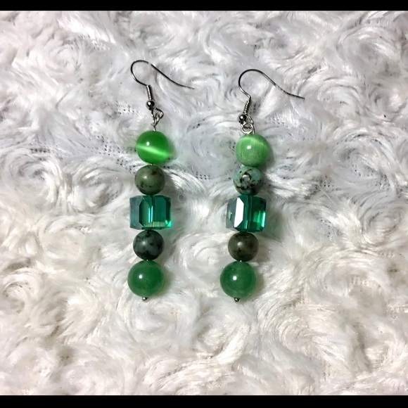 Jade Cat’s Eye Bead Earrings - Picture 1 of 7